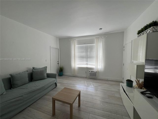 1610 Bay Rd, Miami Beach, FL 33139