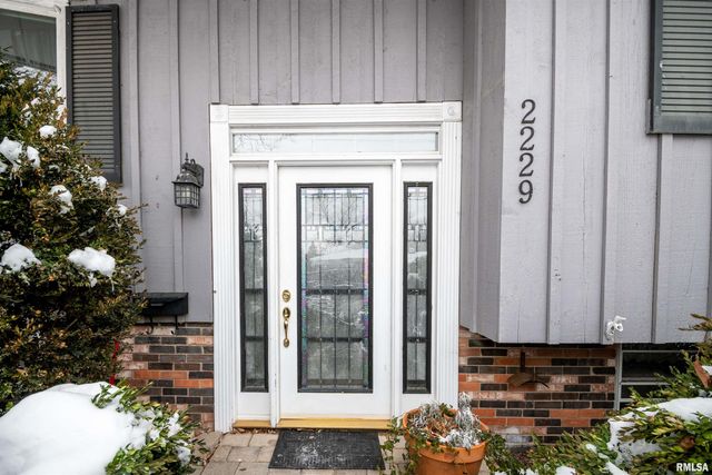 2229 W CALLENDER Avenue, West Peoria, IL 61604