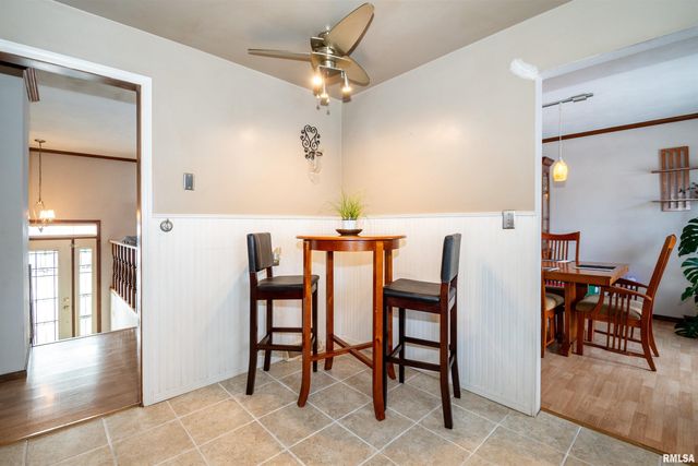 2229 W CALLENDER Avenue, West Peoria, IL 61604