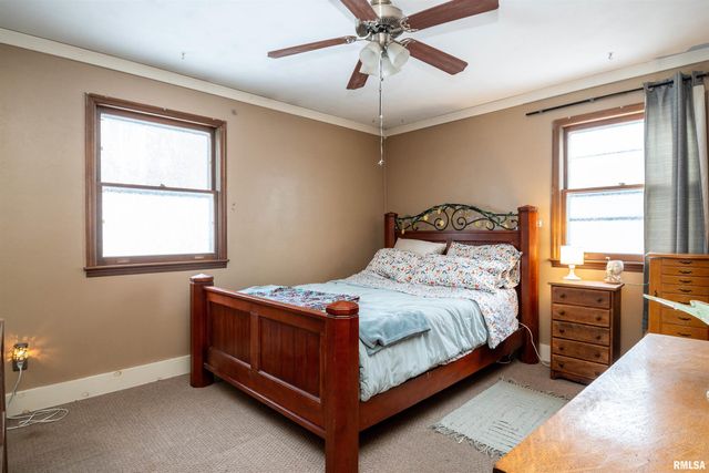 2229 W CALLENDER Avenue, West Peoria, IL 61604