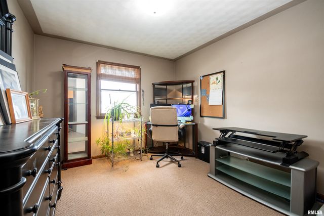 2229 W CALLENDER Avenue, West Peoria, IL 61604