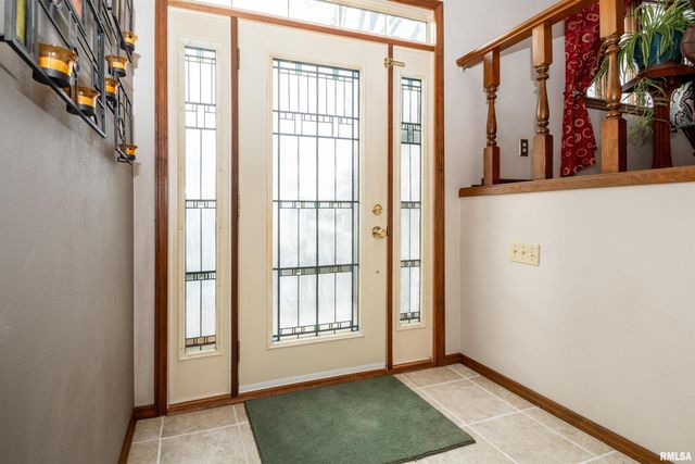 2229 W CALLENDER Avenue, West Peoria, IL 61604