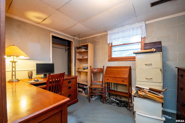 2229 W CALLENDER Avenue, West Peoria, IL 61604