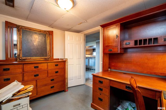 2229 W CALLENDER Avenue, West Peoria, IL 61604