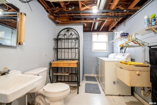 2229 W CALLENDER Avenue, West Peoria, IL 61604