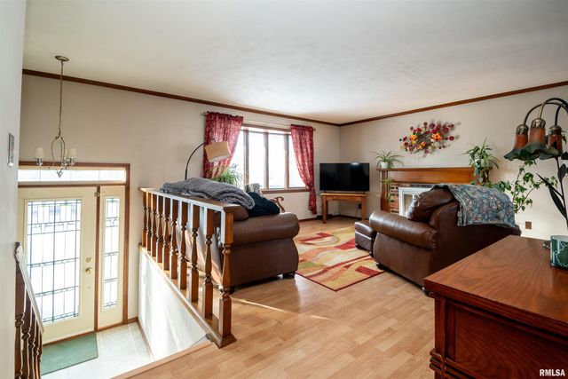 2229 W CALLENDER Avenue, West Peoria, IL 61604