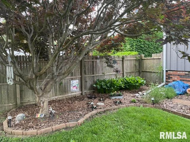 2229 W CALLENDER Avenue, West Peoria, IL 61604