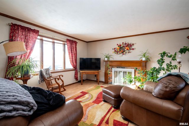 2229 W CALLENDER Avenue, West Peoria, IL 61604