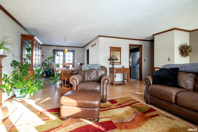 2229 W CALLENDER Avenue, West Peoria, IL 61604