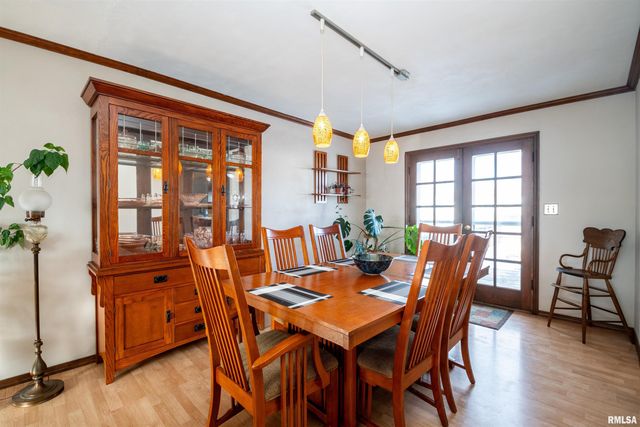 2229 W CALLENDER Avenue, West Peoria, IL 61604