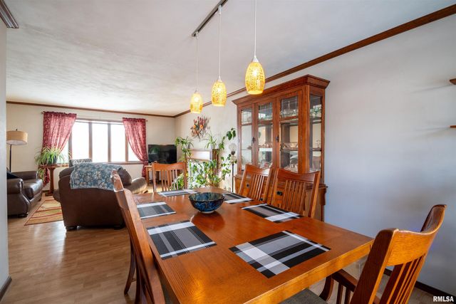 2229 W CALLENDER Avenue, West Peoria, IL 61604