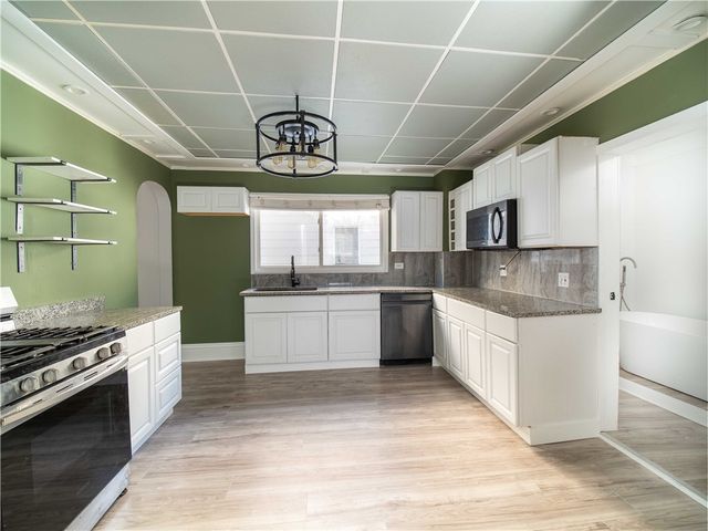 42 Chapman St, Jamestown, NY 14701