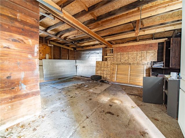 42 Chapman St, Jamestown, NY 14701