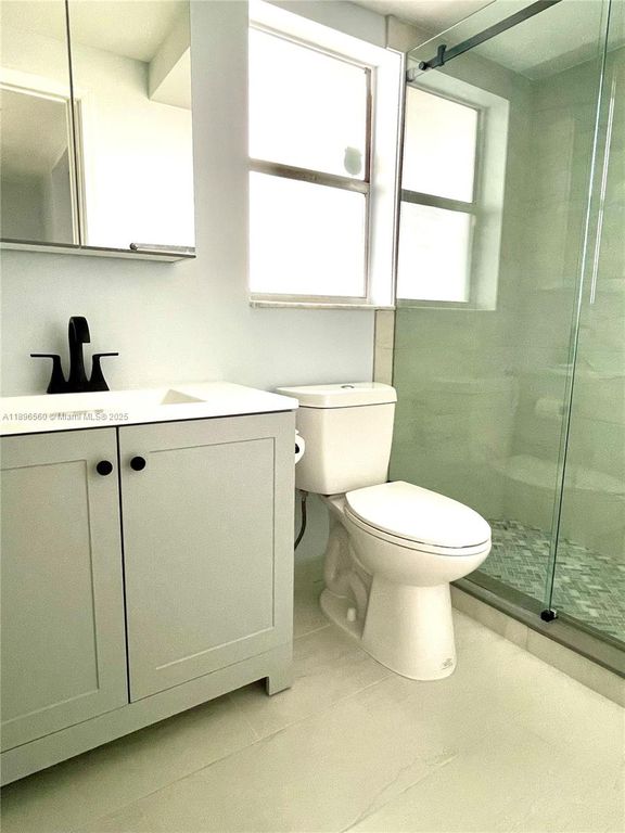 8280 Sunrise Lakes Blvd 307, Sunrise, FL 33322