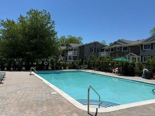 9 Williams Boulevard 7-2C, Lake Grove, NY 11755