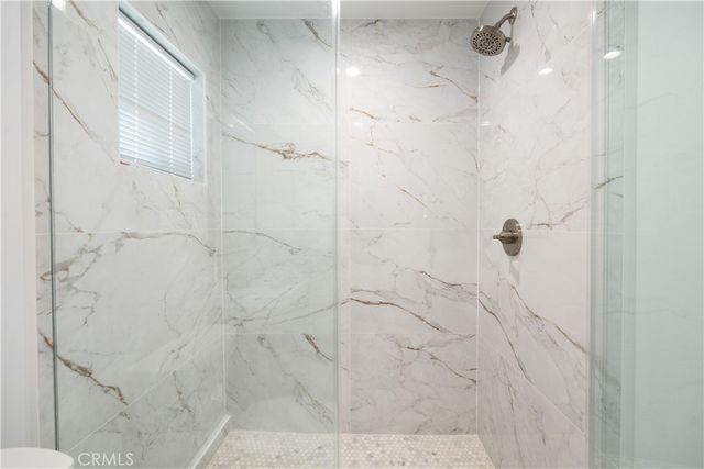 7042 White Oak, Van Nuys, CA 91406