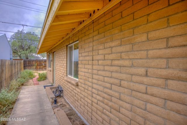 1727 E 8th Street, Tucson, AZ 85719