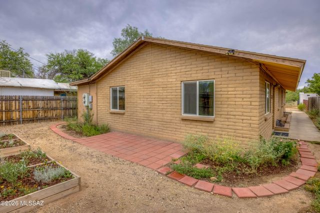 1727 E 8th Street, Tucson, AZ 85719
