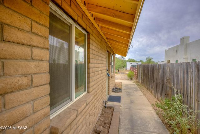 1727 E 8th Street, Tucson, AZ 85719