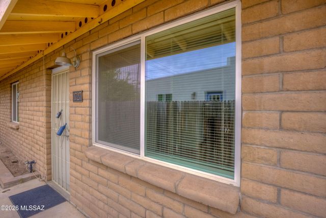 1727 E 8th Street, Tucson, AZ 85719