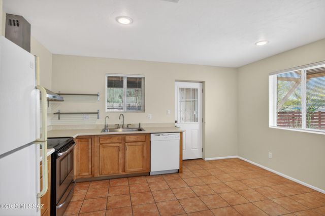 1727 E 8th Street, Tucson, AZ 85719