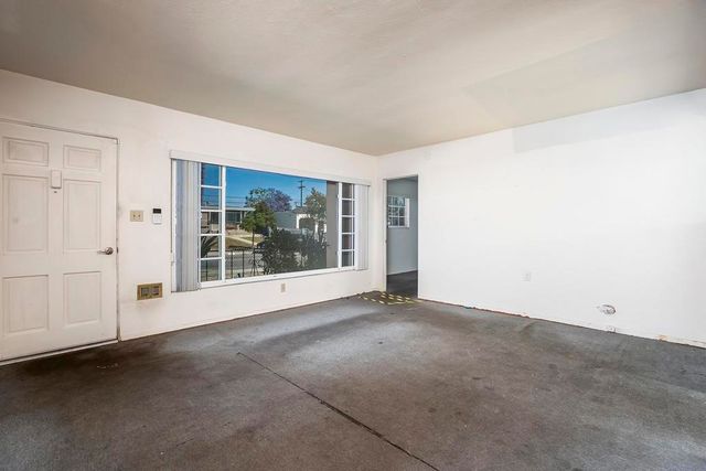 212 Los Alamos Dr, San Diego, CA 92114