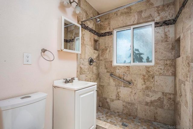 212 Los Alamos Dr, San Diego, CA 92114