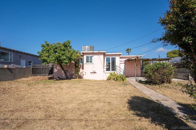 212 Los Alamos Dr, San Diego, CA 92114
