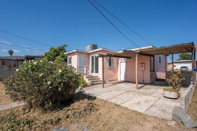 212 Los Alamos Dr, San Diego, CA 92114