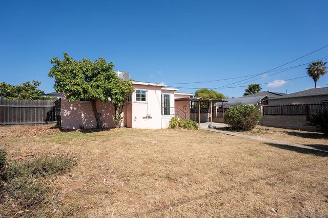 212 Los Alamos Dr, San Diego, CA 92114