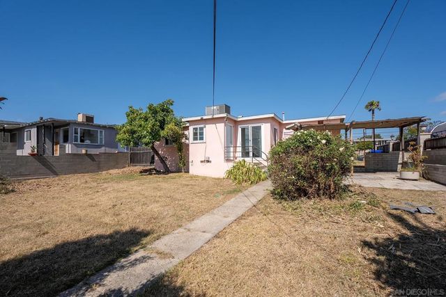 212 Los Alamos Dr, San Diego, CA 92114