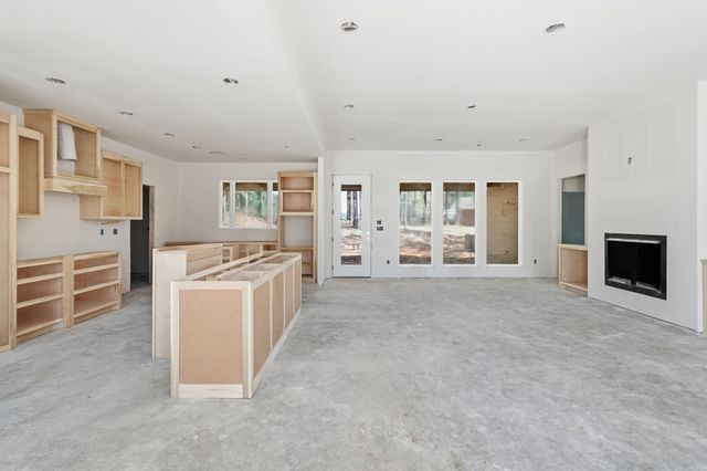 81 Elcano Drive, Hot Springs Village, AR 71909