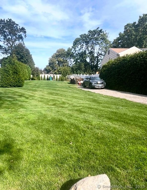 18 Katy Lane, Norwalk, CT 06851