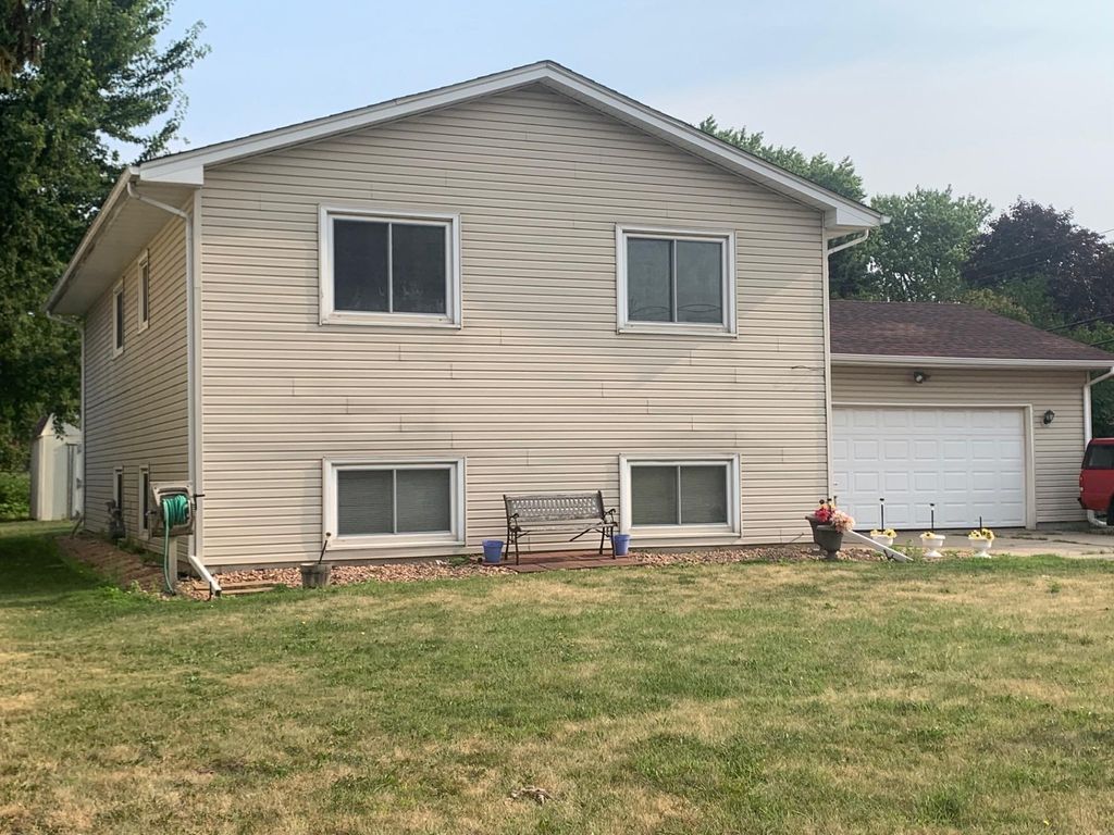 2359 17th Avenue E, North Saint Paul, MN 55109 — exterior