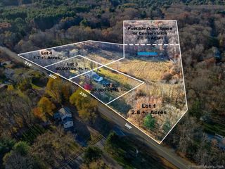 36 Holcomb Street, Simsbury, CT 06070