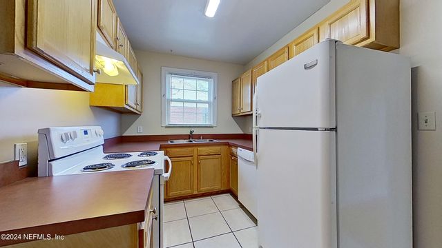 1261 BELMONT Terrace 2, Jacksonville, FL 32207
