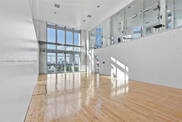 350 S Miami Ave 2714, Miami, FL 33130