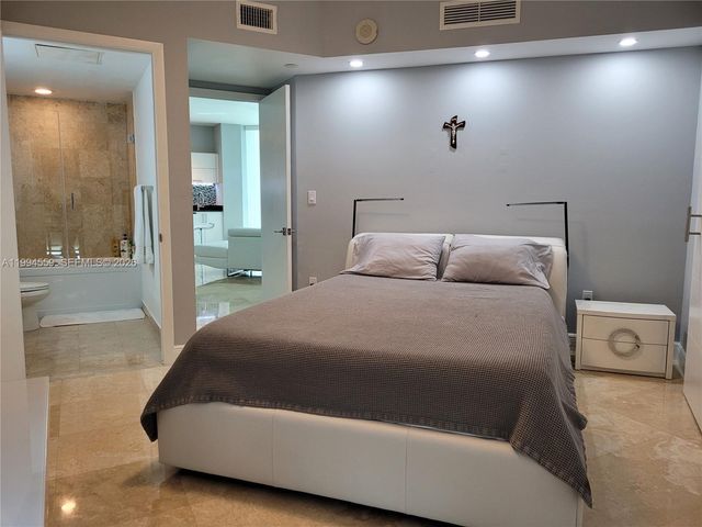 350 S Miami Ave 2714, Miami, FL 33130