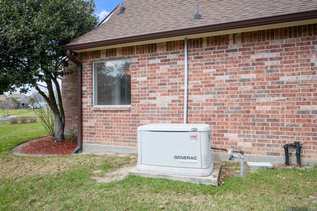 17702 Shady Path Ct, Baton Rouge, LA 70816