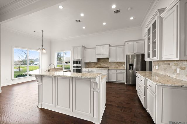 17702 Shady Path Ct, Baton Rouge, LA 70816