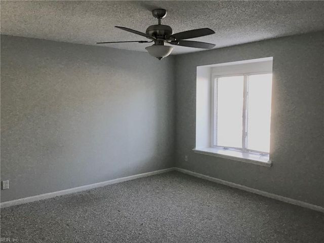 4035 Oak Moss CT, Chesapeake, VA 23321