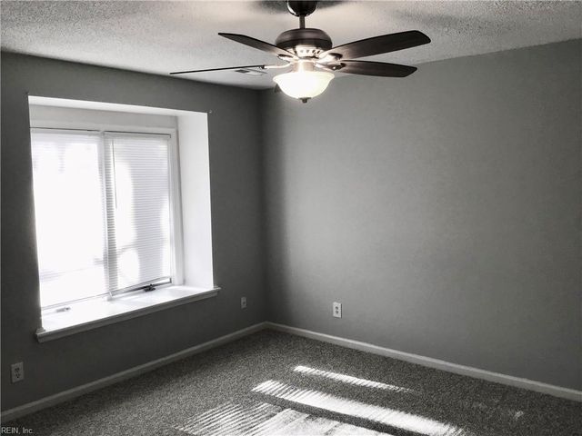 4035 Oak Moss CT, Chesapeake, VA 23321