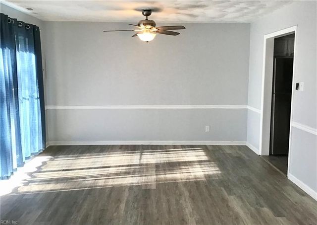 4035 Oak Moss CT, Chesapeake, VA 23321