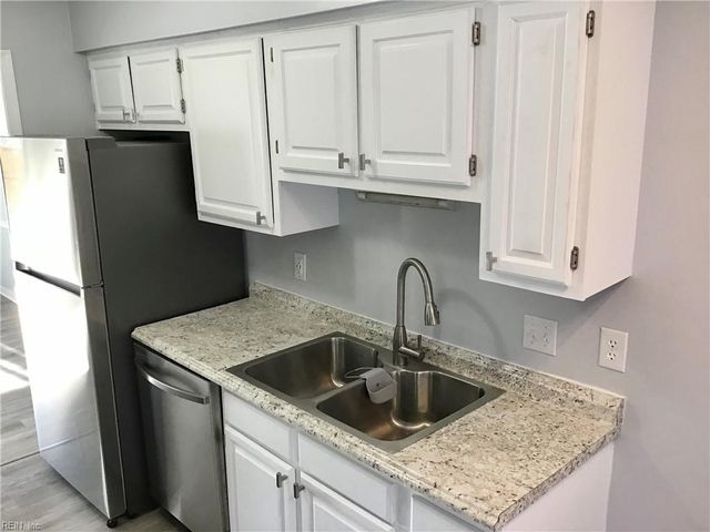 4035 Oak Moss CT, Chesapeake, VA 23321