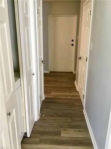 4035 Oak Moss CT, Chesapeake, VA 23321