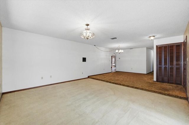 7026 WILLOW RUN LOOP, Lakeland, FL 33813