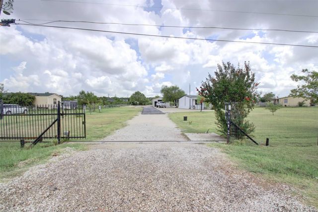 6112 Wild Berry Trail, Joshua, TX 76058