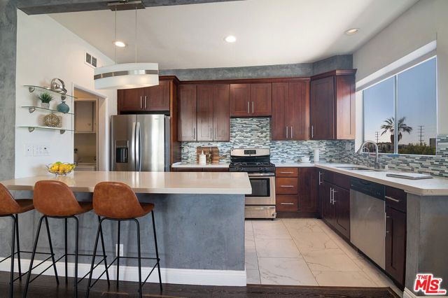 1101 Rexford Drive 302, Los Angeles, CA 90035