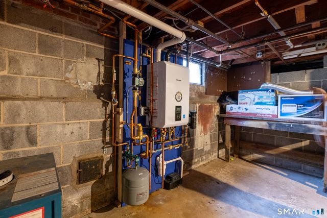 14 Giles Street, Hamden, CT 06517