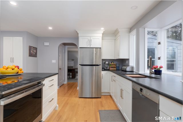 14 Giles Street, Hamden, CT 06517